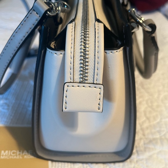 Michael Kors Black and Cream Small Marilyn Black Saffiano Messenger Women's Bag - Picture 3 of 11